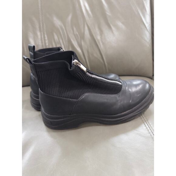 Zara Women's 38/8 Chunky Lug sole Front Zipper Ankle Boots - Picture 3 of 6